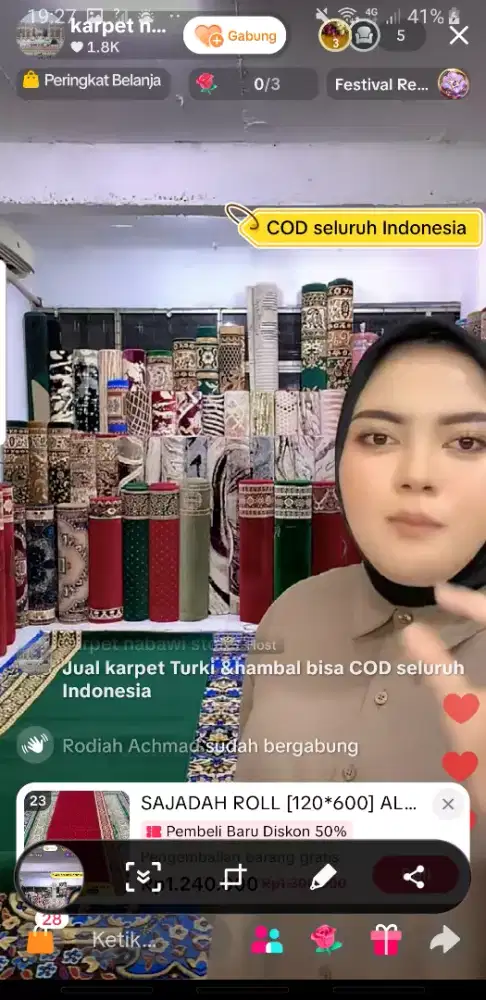 DI CARI HOST LIVE TIKTOK BERUMUR 17-25  PEREMPUAN