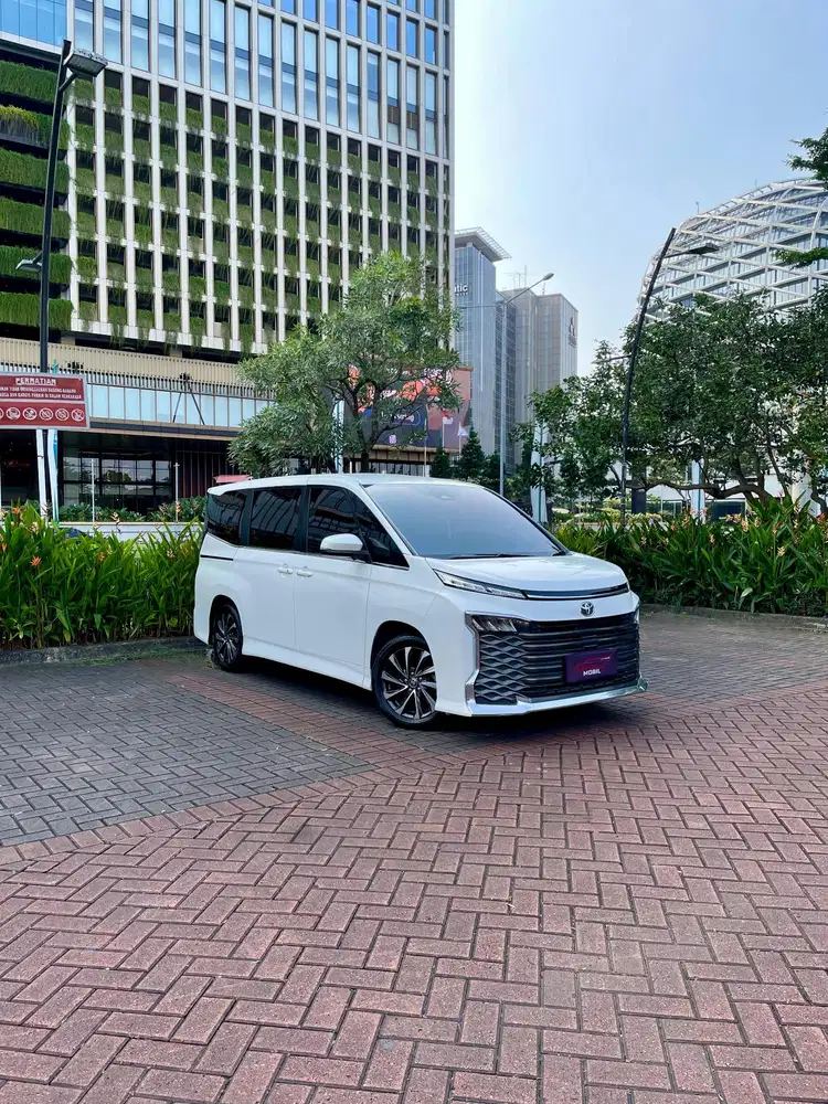 [TERMURAH!! UNIT ISTIMEWAH] TOYOTA VOXY 2.0 AT 2022