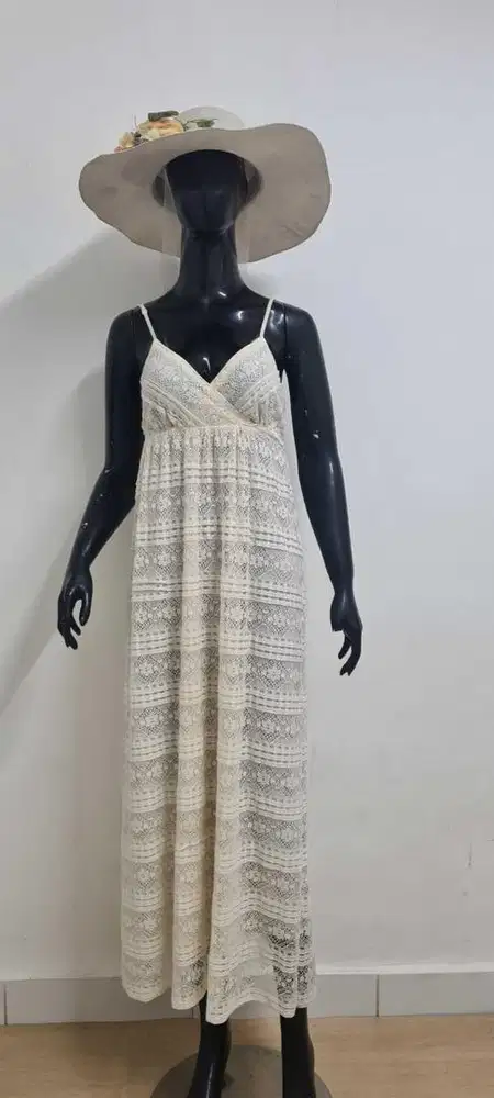 Dress pantai aesthetic premium, dress cream brukat pantai