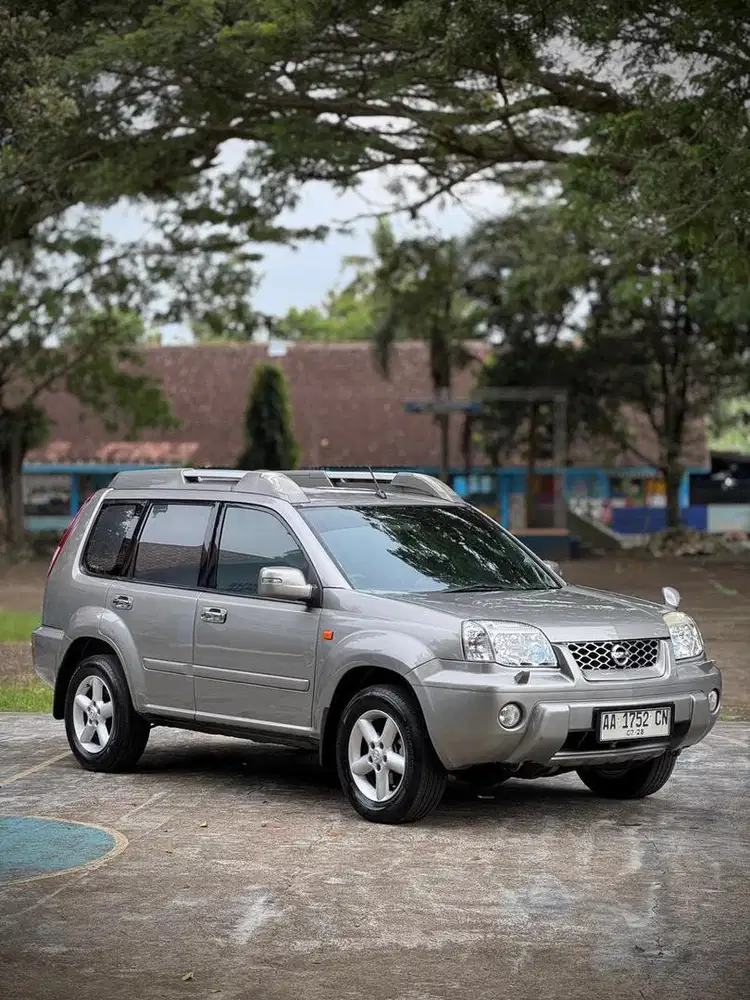 Mobil Nissan X-Trail T30 2.5 XT Automatic 2004