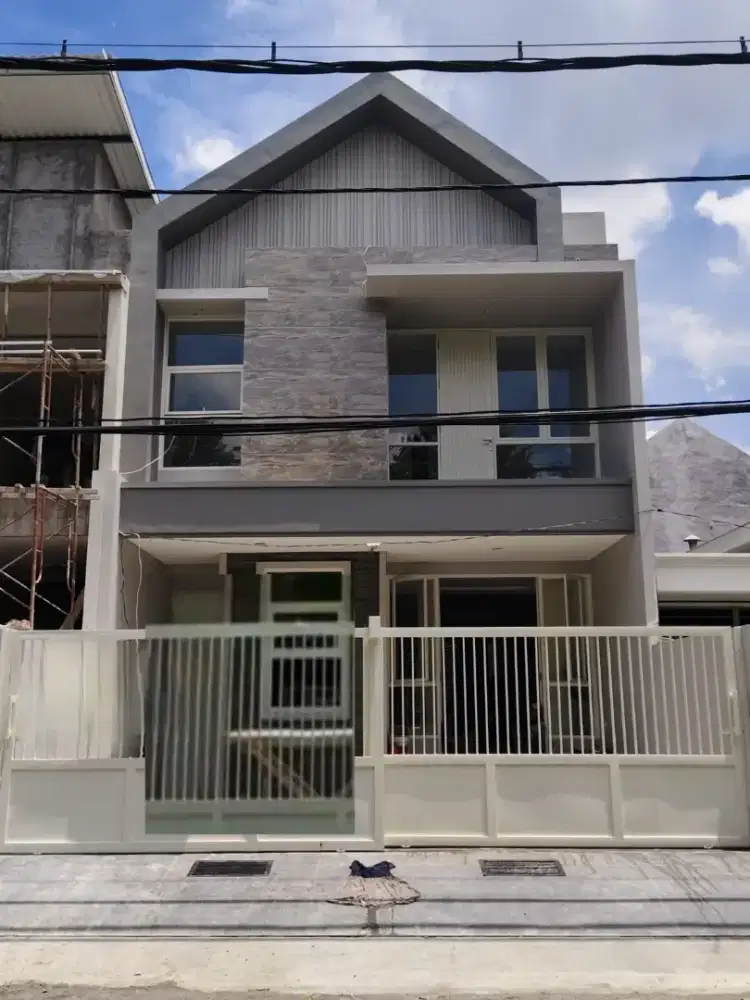 Rumah Baru Gress Manyar Surabaya