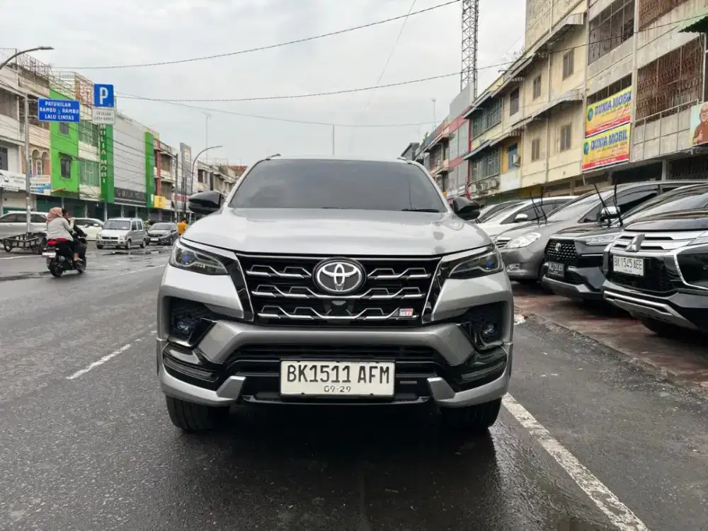Odo 13xxx. Toyota Fortuner 2.8 GR sport 2024