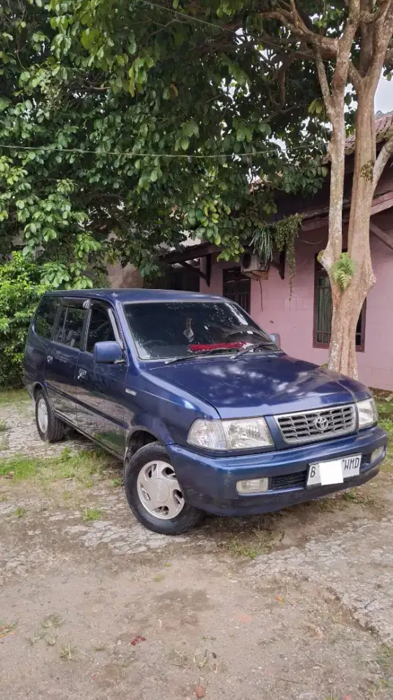 Mobil Toyota Kijang LGX
