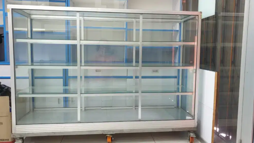 Etalase Kaca ukuran 150cm & 60cm