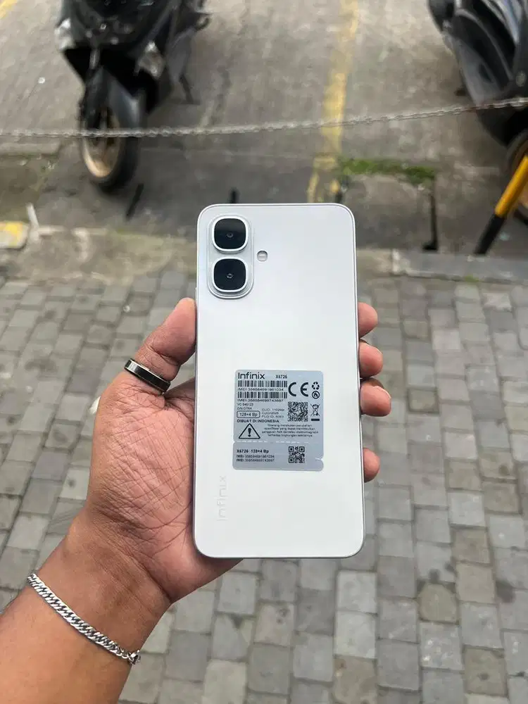 infinix Smart 10 ram 4+4/128