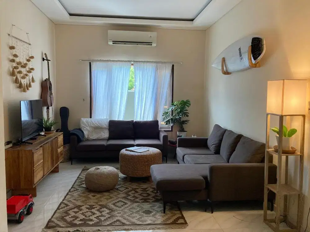 Rumah furniture dengan 4 kamar tidur di kuta selatan
