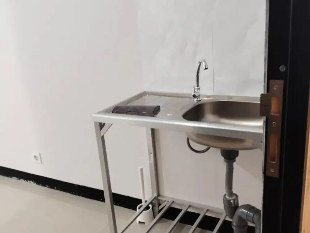 DIJUAL APARTEMEN AMEGA CROWN RESIDENCE TOWER A LANTAI 10 SEMI FURNISHED