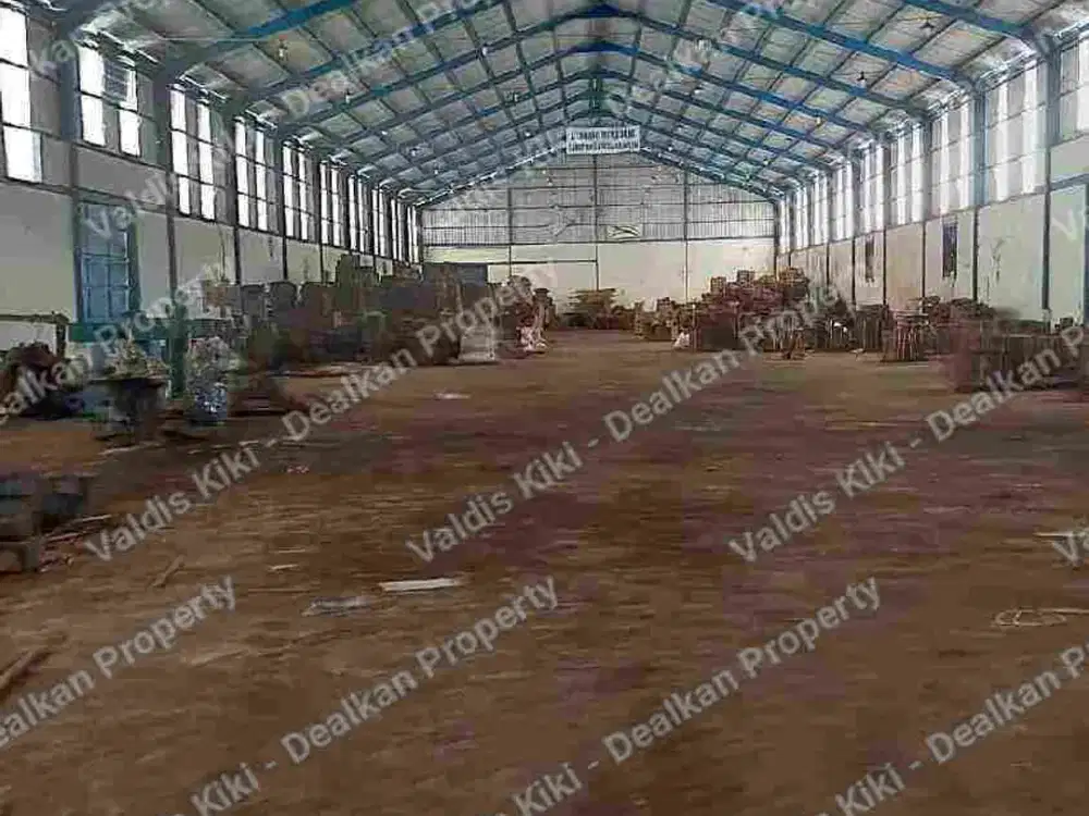 GUDANG KOMERSIAL STRATEGIS DI KEPATIHAN MENGANTI GRESIK