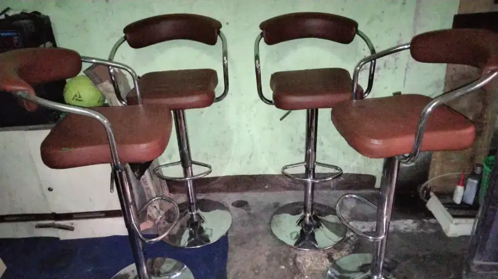Di jual kursi caffe atau Bar mini ada 4 pics