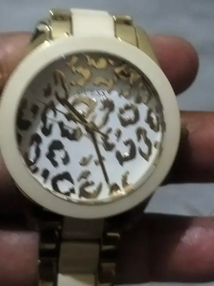 Jam guess khusus untuk wanita