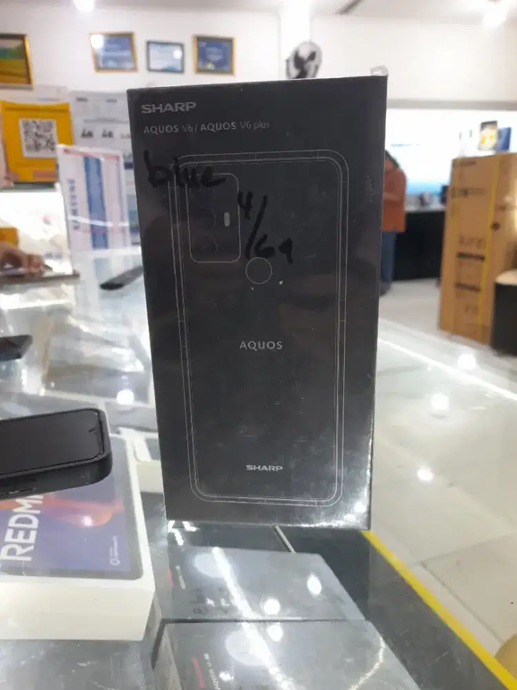 HANDPHONE ANDROID AQUOS V6 PLUS 4/64GB