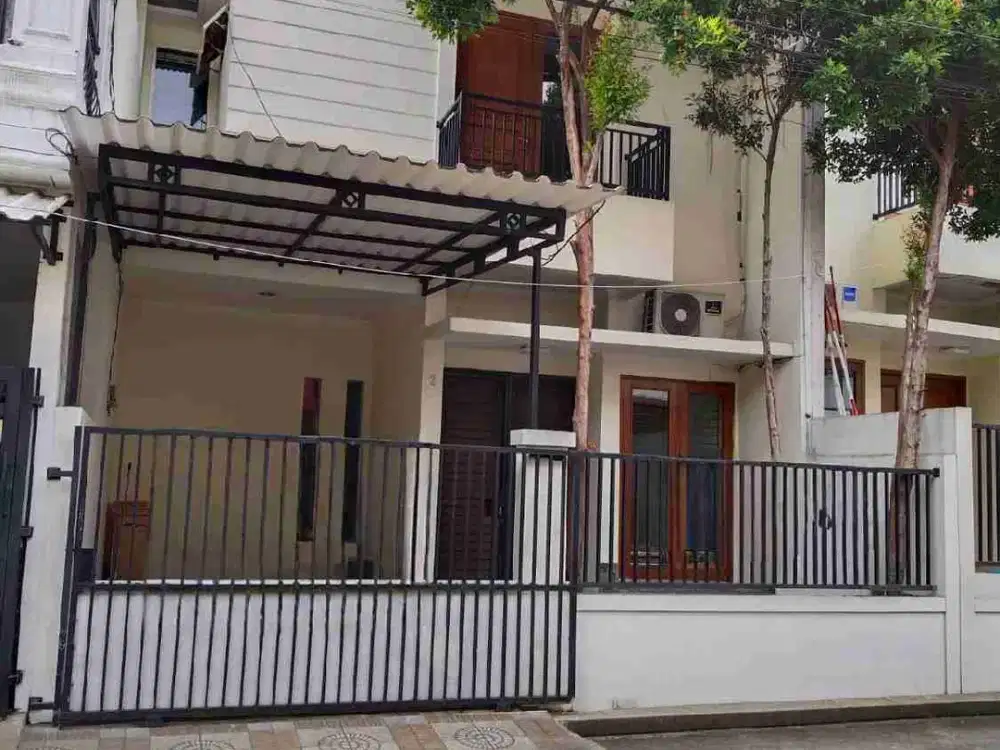 Rumah modern 2 Lantai di Cipinang Indah Jakarta Timur tidak banjir