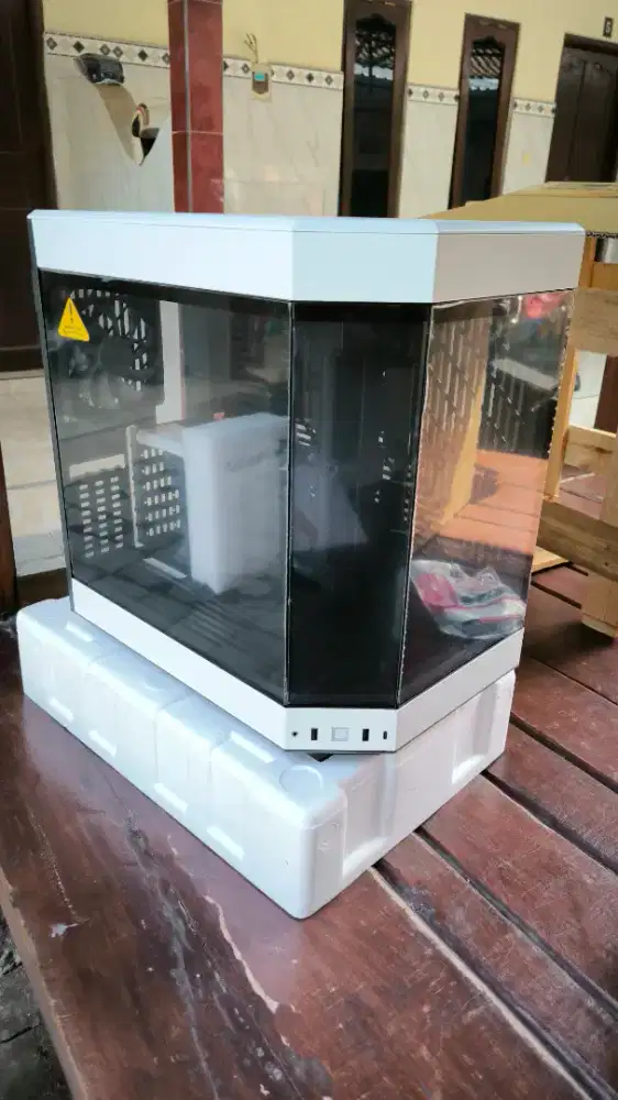 Casing Hyte Y60 Black-White (Panda) - Dual Chamber ATX Case
