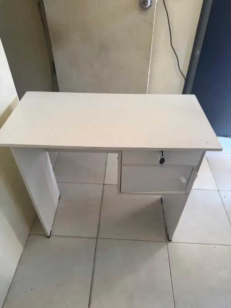 Dijual Meja Tulis