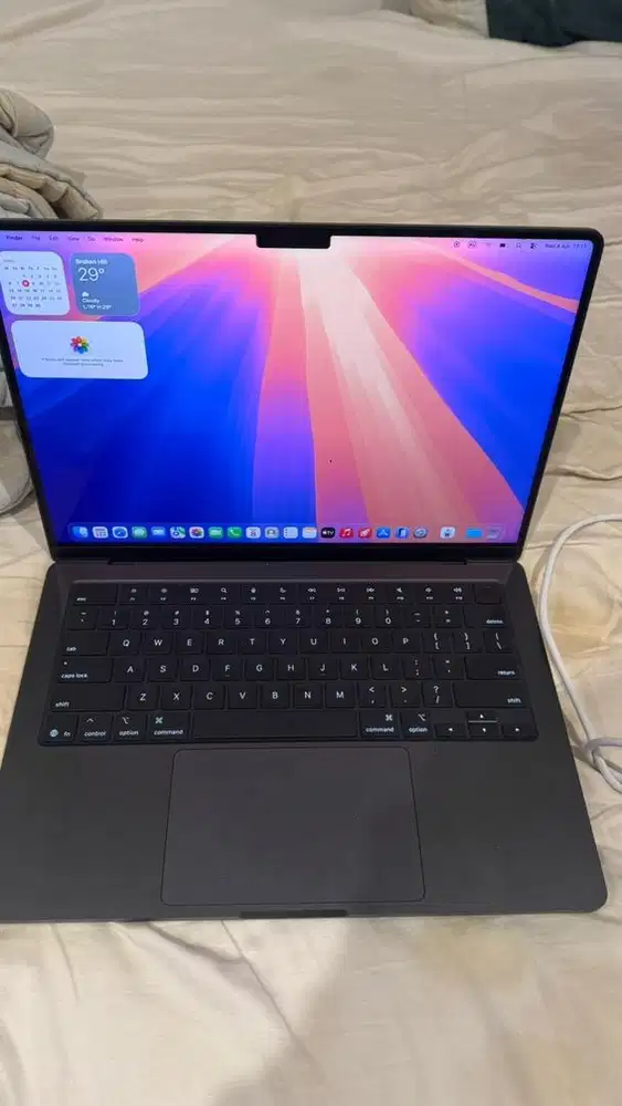 Macbook Pro 2025 14 M5 16GB RAM 512GB SSD Like New