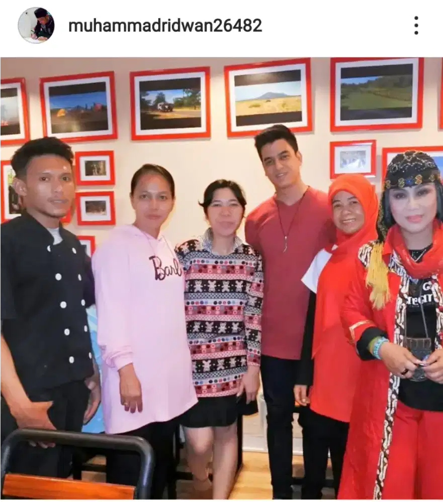 sedang mencari pekerjaan sebagai juru masak