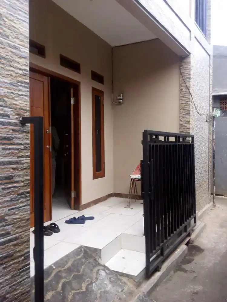 Kontrakan Rumah Dua Lantai Condet Harga Nego