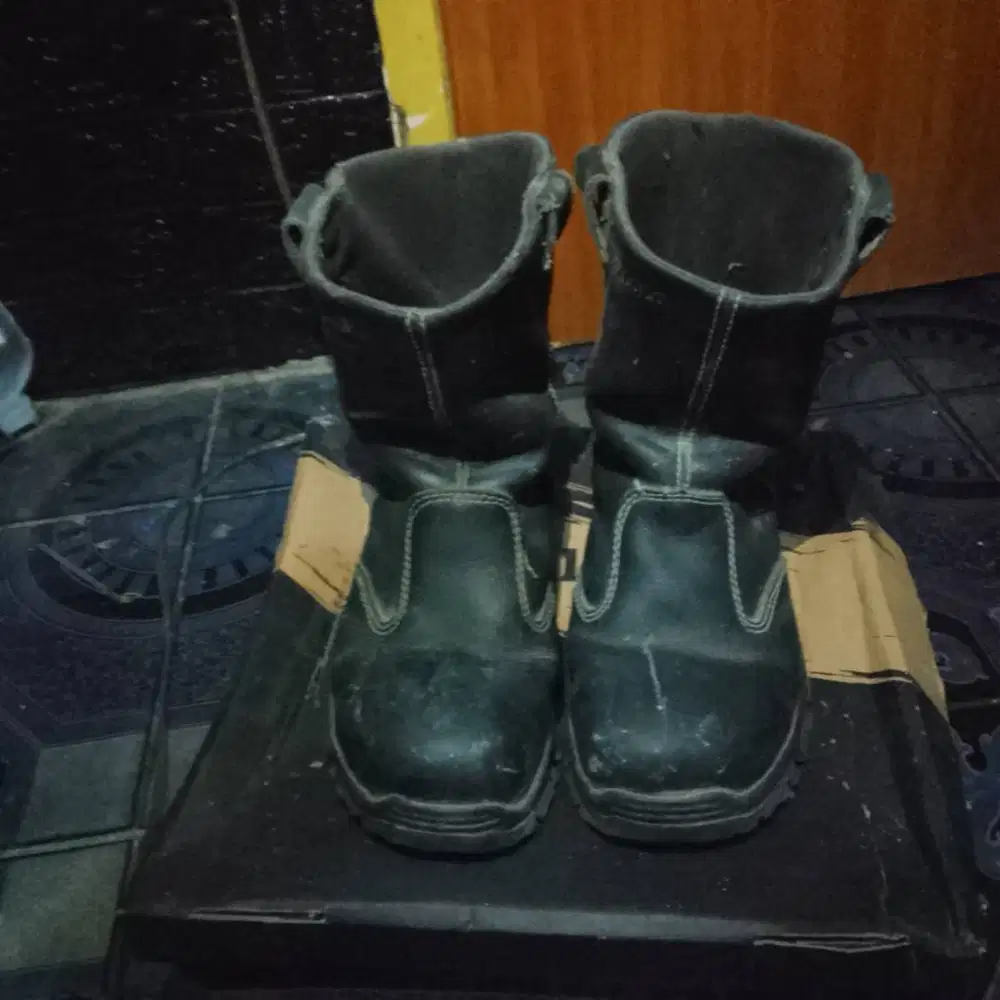 Sepatu safety 100% ori