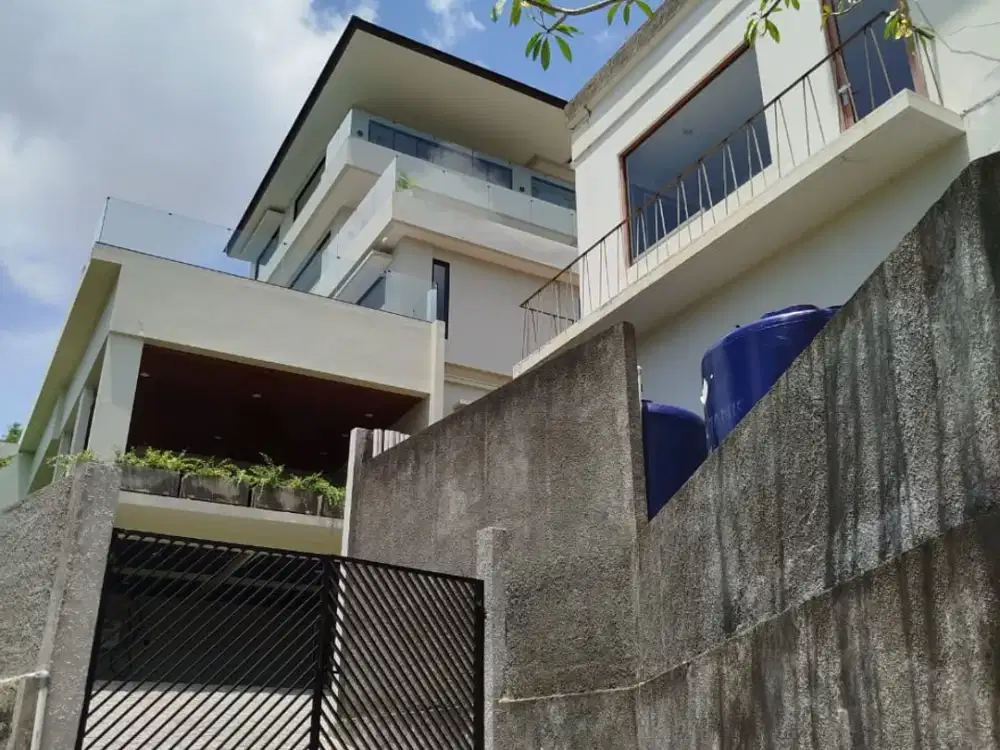 DIJUAL VILLA BALI KUTUH BADUNG – LT 550 m², LB 750 m², FULL VIEW CITY & OCEAN, HARGA TURUN