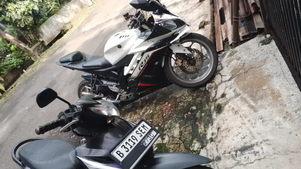 Di jual r15 v2  tahun 2016