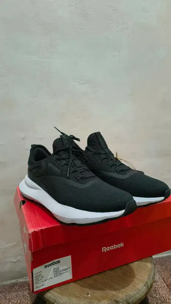 Sepatu Reebok Running Wanita Women size 38.5