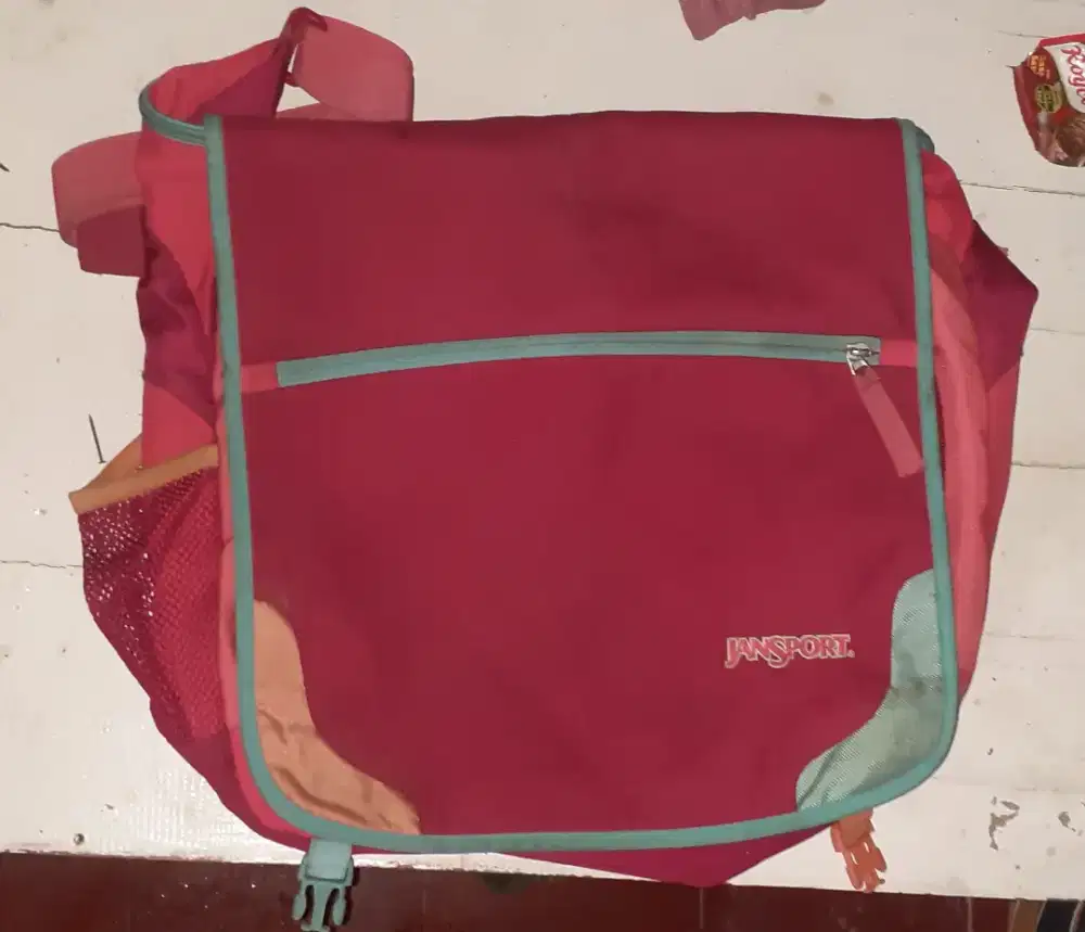 Tas Selempang Jansport size jumbo