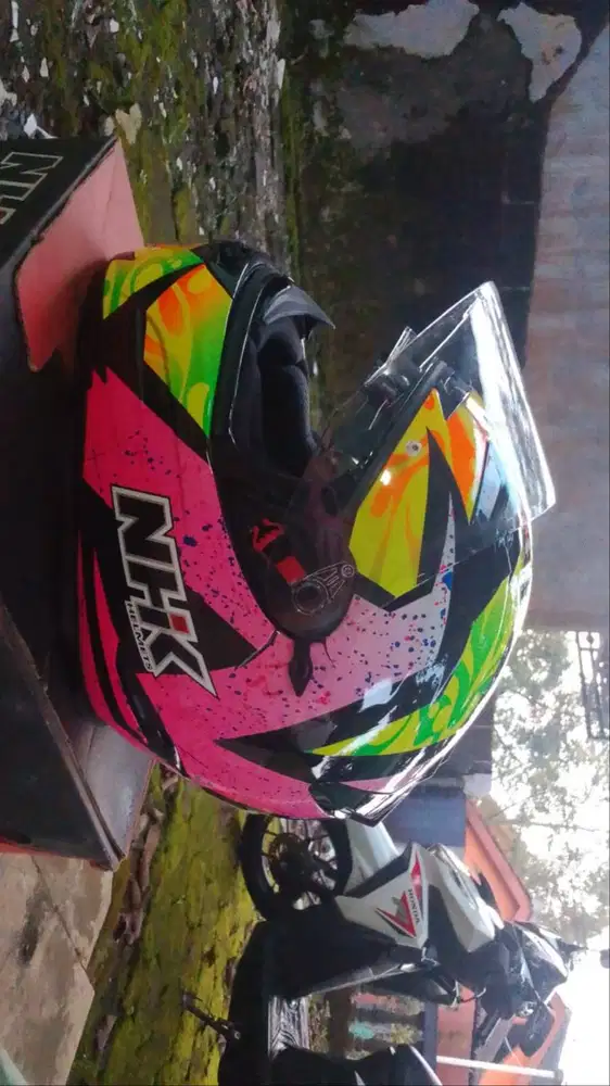 Helm fullface merk NHK R9 dan intercom merk tmax