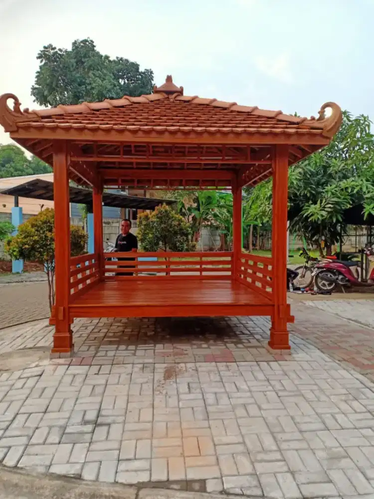 Gazebo saung kayu jati ukuran 2,5x2,5