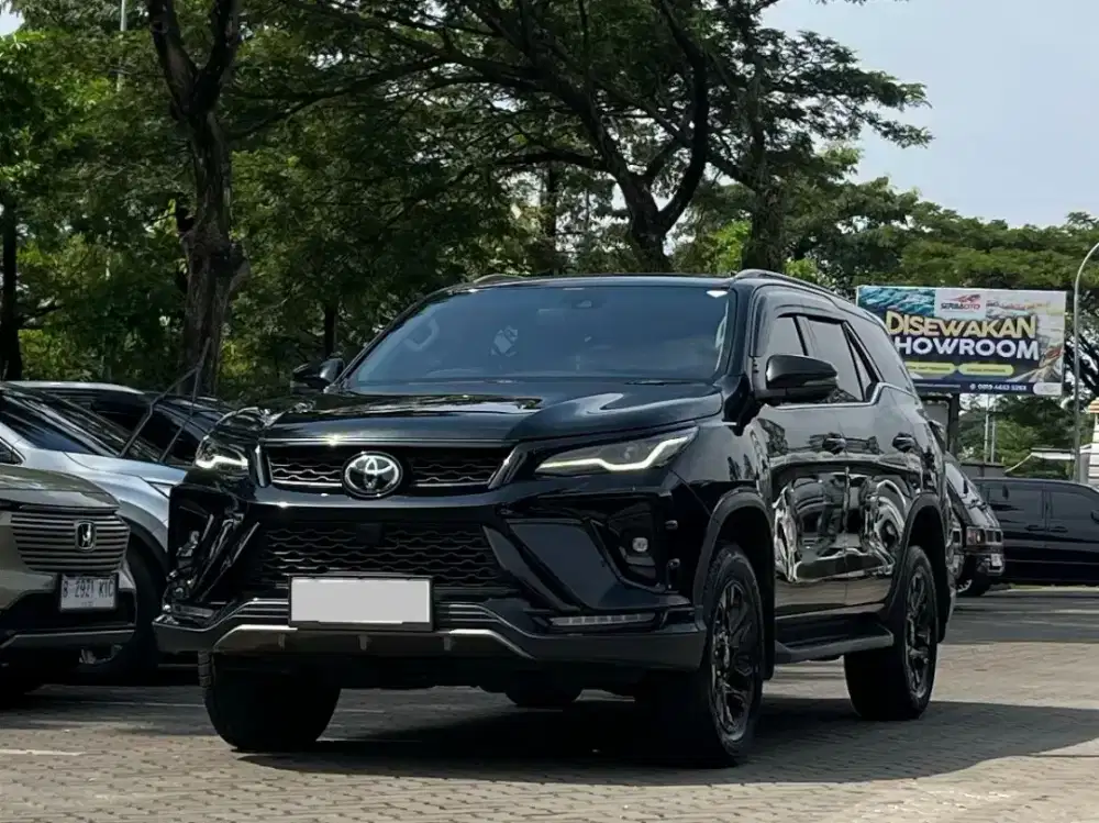 TOYOTA FORTUNER VRZ GR SPORT 2.8 DIESEL AT MATIC 2024 HITAM KM 21RB