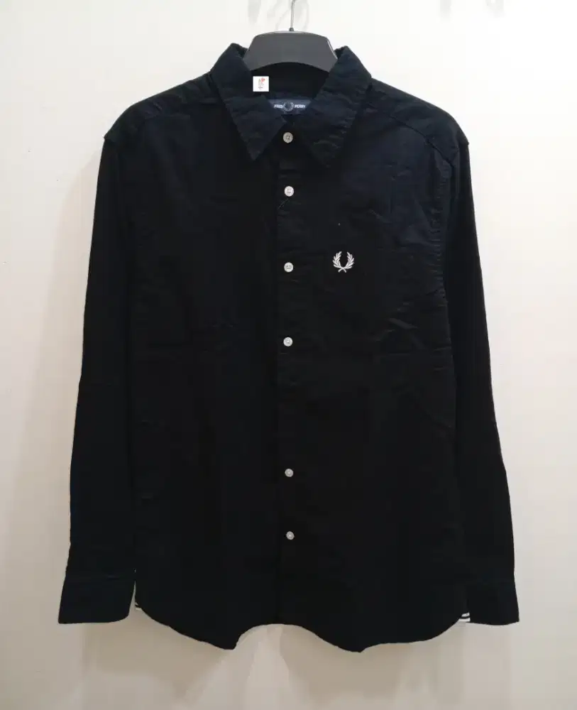 FRED PERRY KEMEJA KASUAL POCKET HITAM