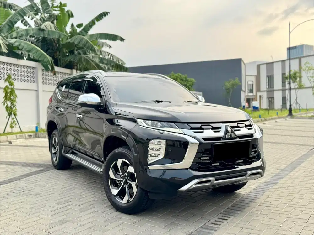 (KM 8 RIBU) Mitsubishi Pajero Sport Dakar Facelift Sunroof Hitam 2024
