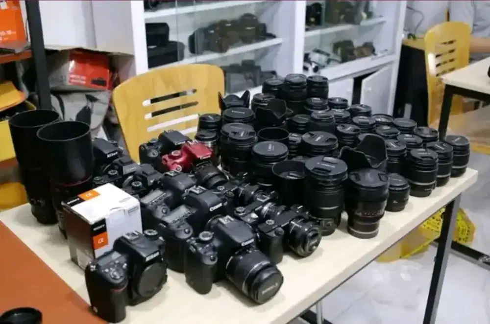 Yang punya kamera atau lensa Tawarkan