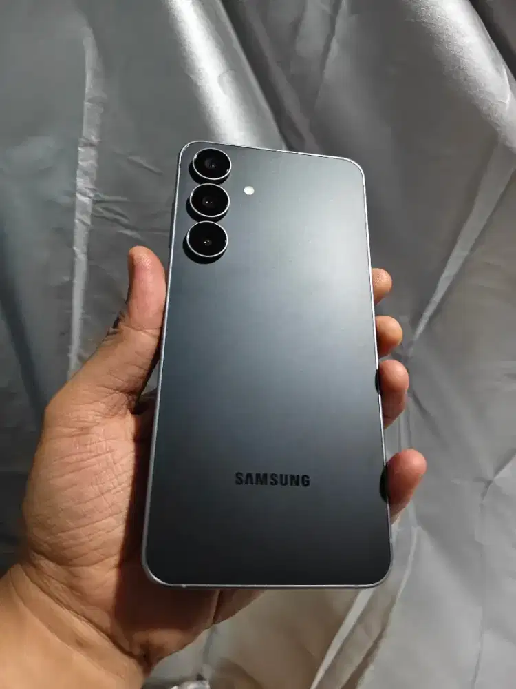 Samsung S 25 FE like new