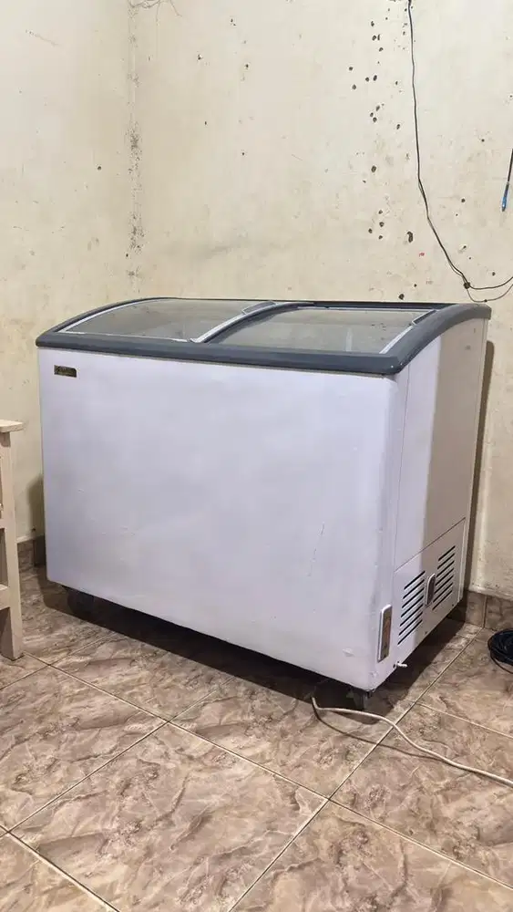 freezer box kaca slide 250'Liter
