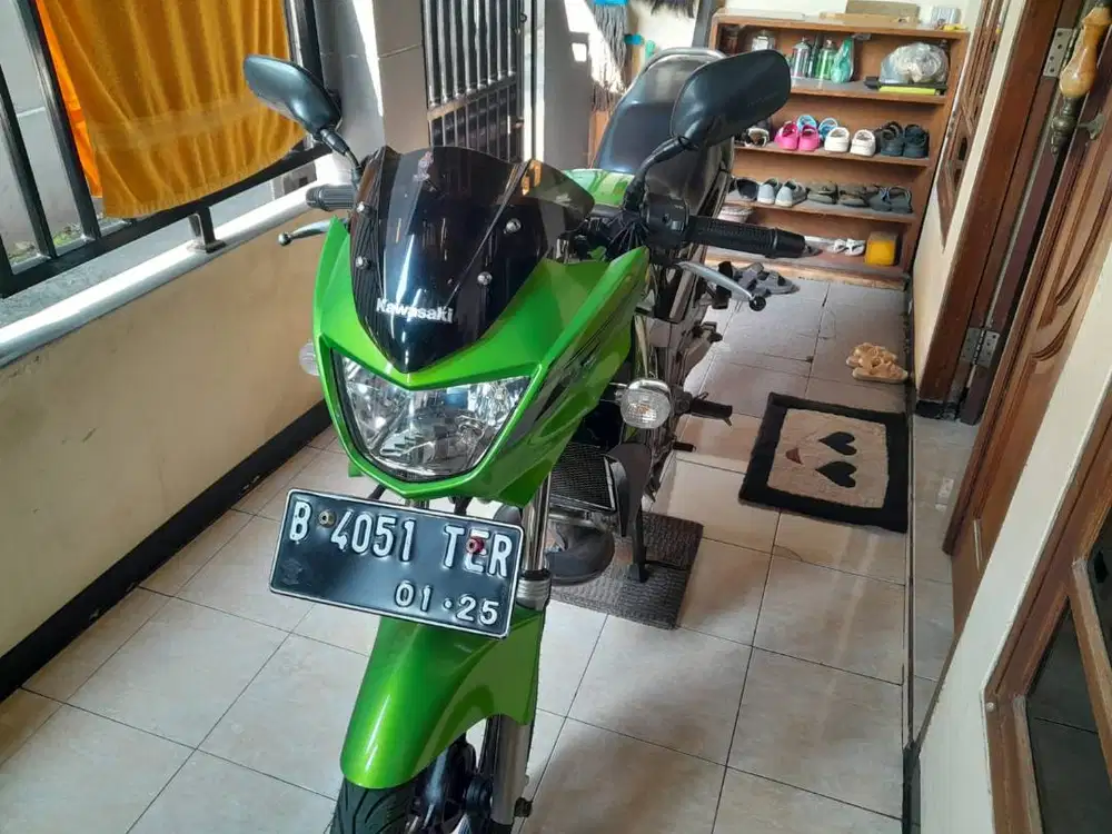 Spesifikasi nya :  Ninja R 150 tahun 2014  Mesin semua masih bawaan