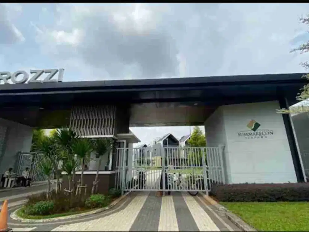 Dijual Rumah 3 lantai Cluster Strozzi Gading Serpong