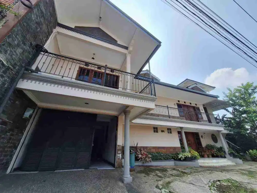 Rumah Strategis Sariwangi Pinggir Jalan Raya – Bisa Usaha, 4 Kamar, SHM