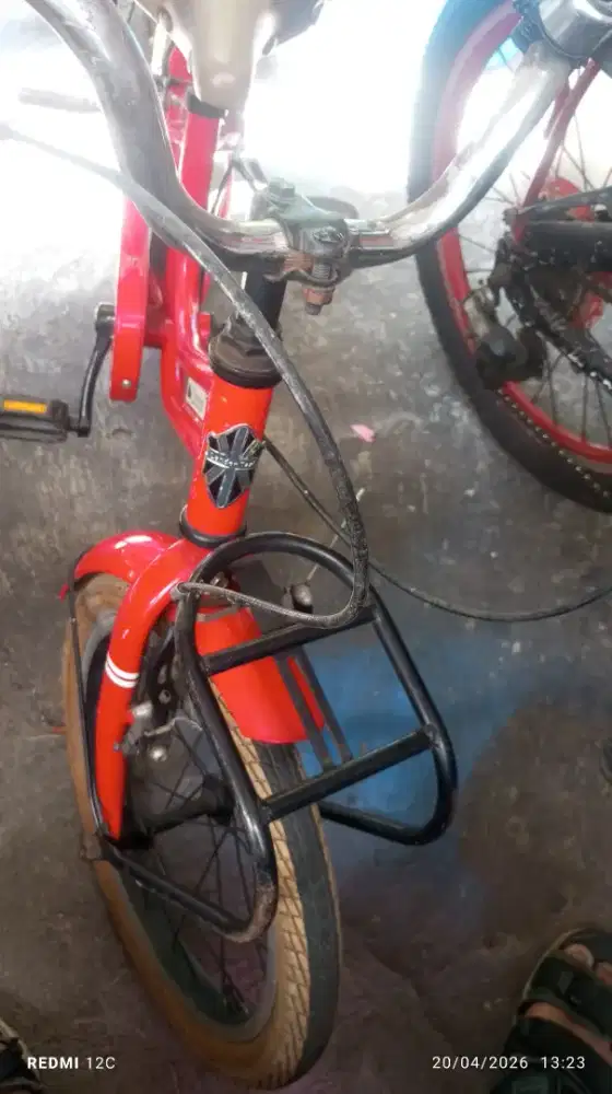 Sepeda anak London taxi 16