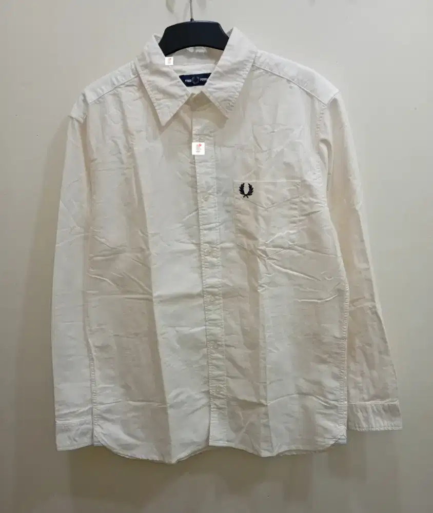 FRED PERRY KEMEJA KASUAL POCKET PUTIH