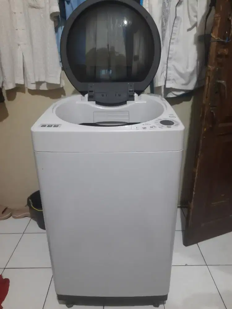Mesin cuci digital merk sharp model ES-M909T-GG