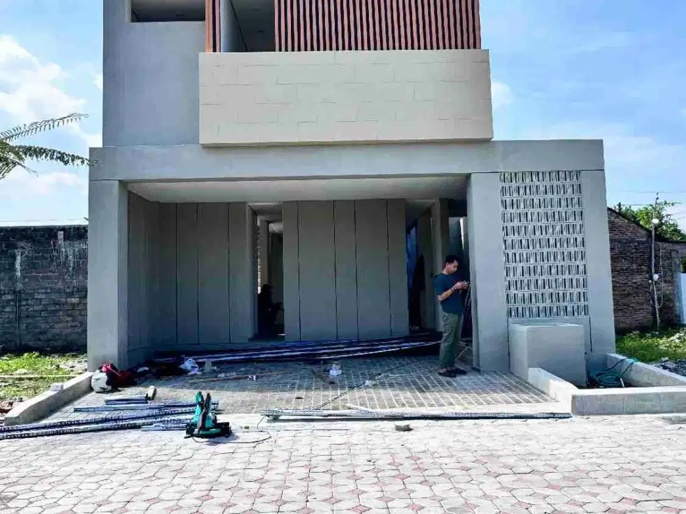 Rumah Mewah Dalam Perumahan Dekat Kampus UPN