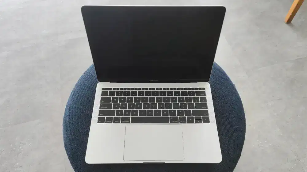 Jual Macbook Pro 2017 13inch