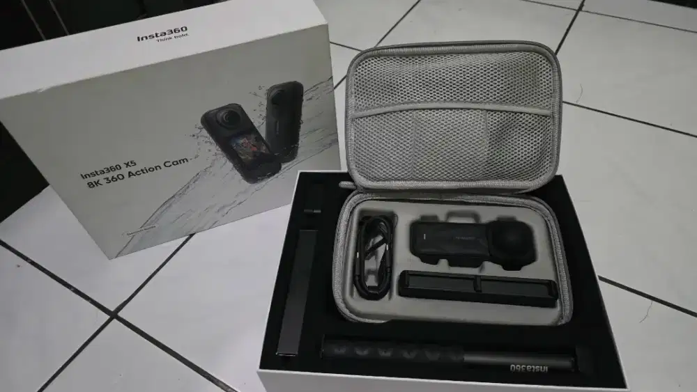 Insta360 x5 essentials bundle