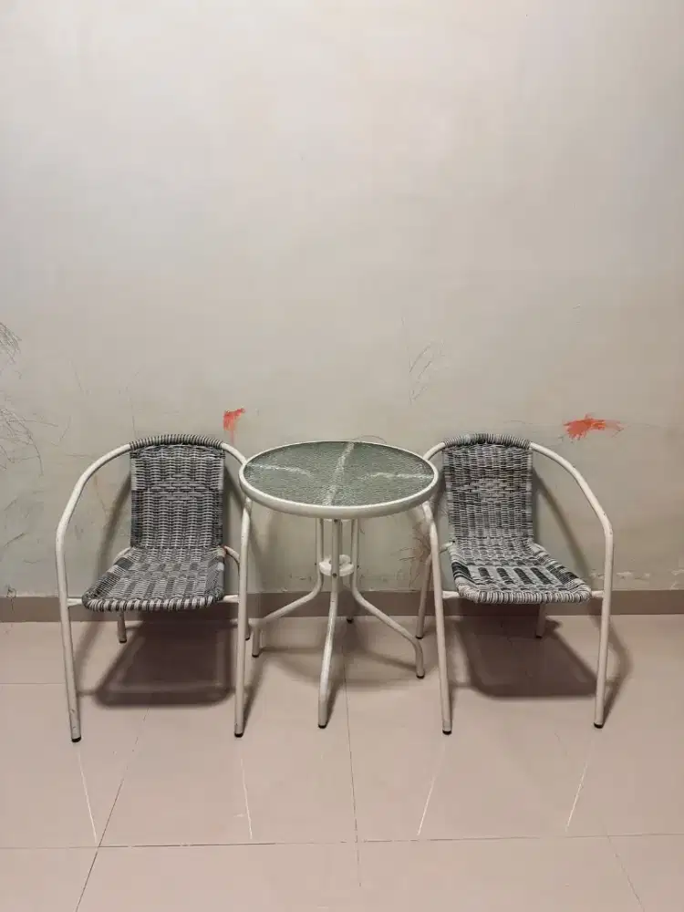 Dijual set meja + kursi teras