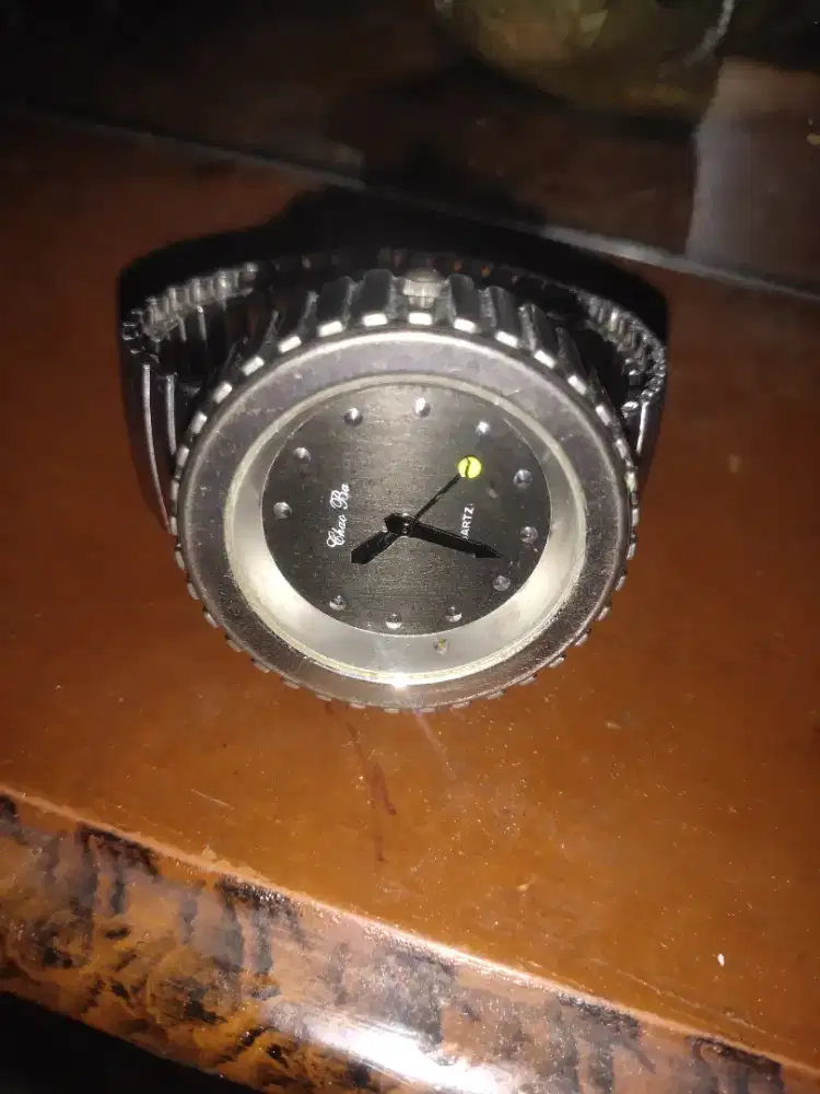 Jam tangan quartz vintage