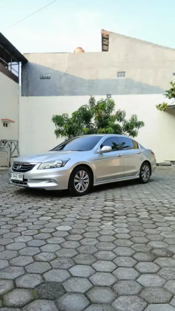 Honda Accord 2011 Limeted  Edition Face lift kondisi istimewa