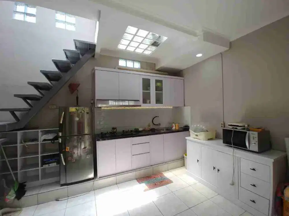 2LANTAI DEKAT EXIT TOL BUAHBATU MINIMALIS MURAH 650JT NEGO