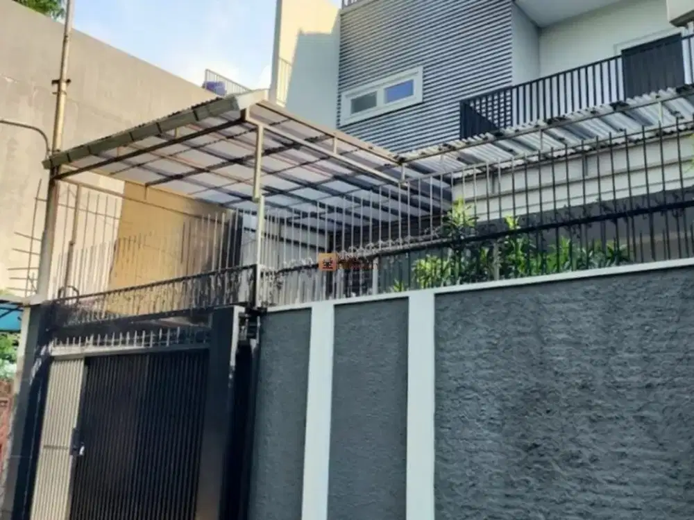 Strategis Jual Rumah 2,5 Lt. Furnished Bagus di Gelong Baru Utara Tomang Akses ke Mall Central Park, Taman Anggrek, Bandara Soekarno-Hatta & Pintu Tol