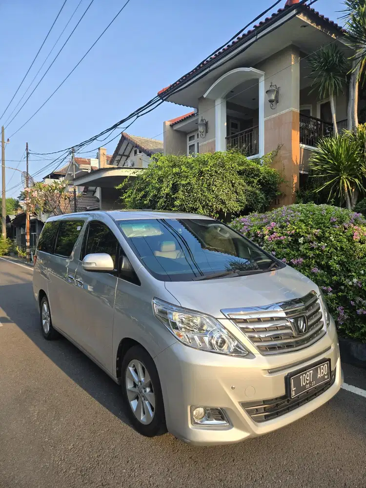 Toyota Alphard 2.4 G Pilot Seat AT Silver Metallic 2012