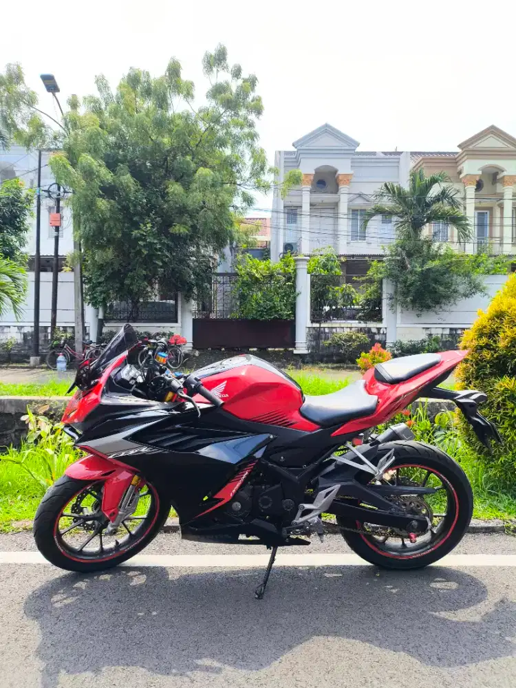 NEW CBR 150 ABS Mulus GRESS Pajak On Low KM!